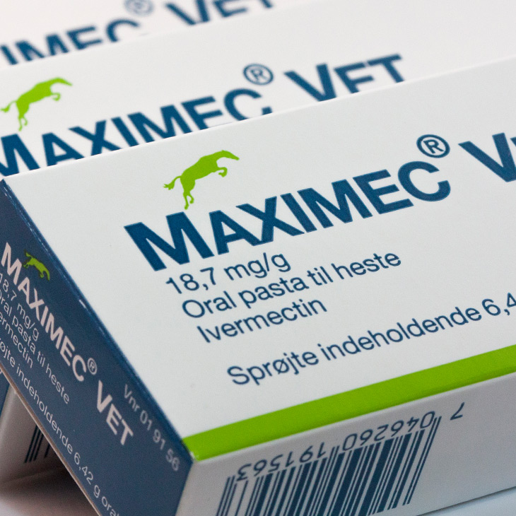 Blue white and green carton with horse logo containing a veterinary medical product called Maximec
